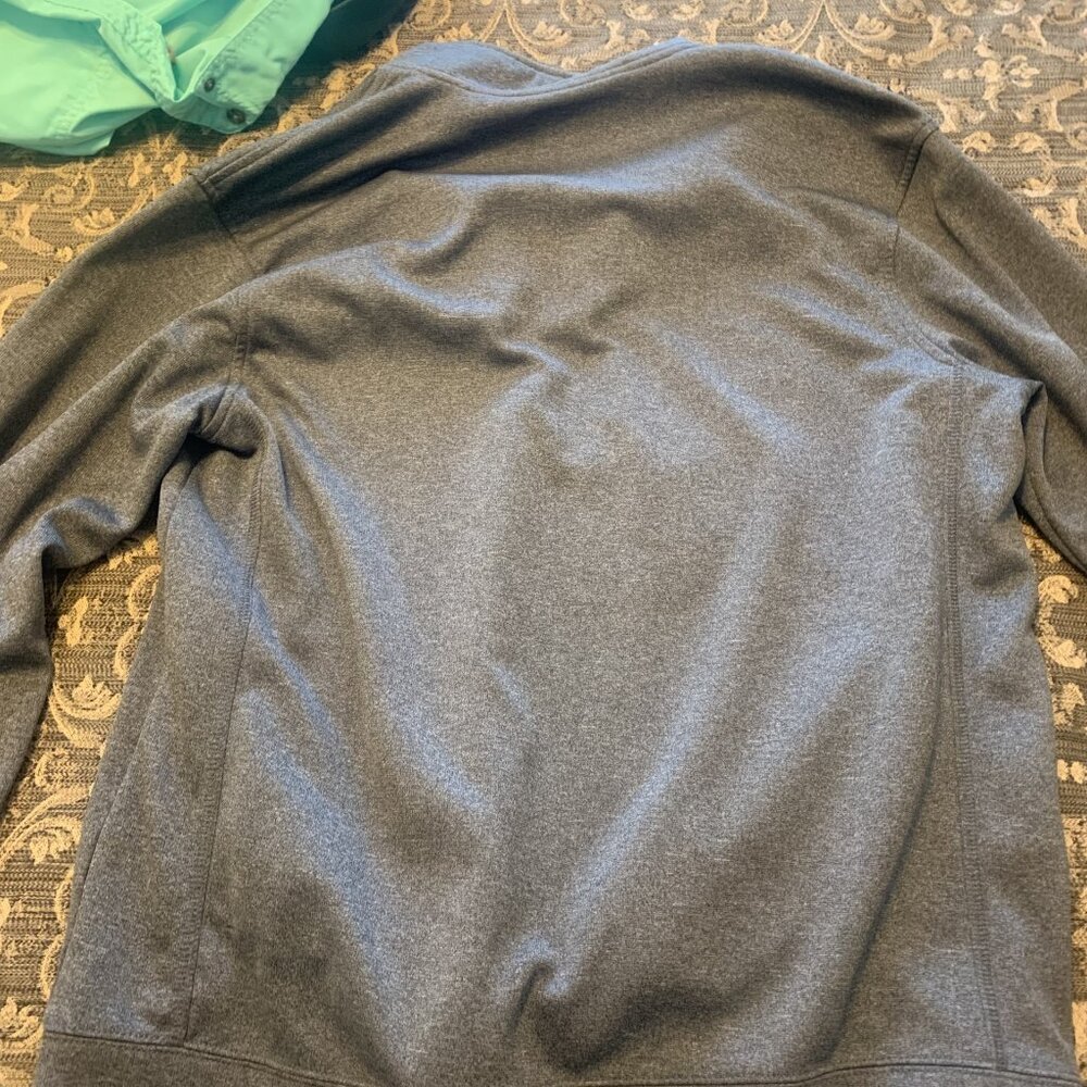 Work-out pullover - Picture 3 of 3